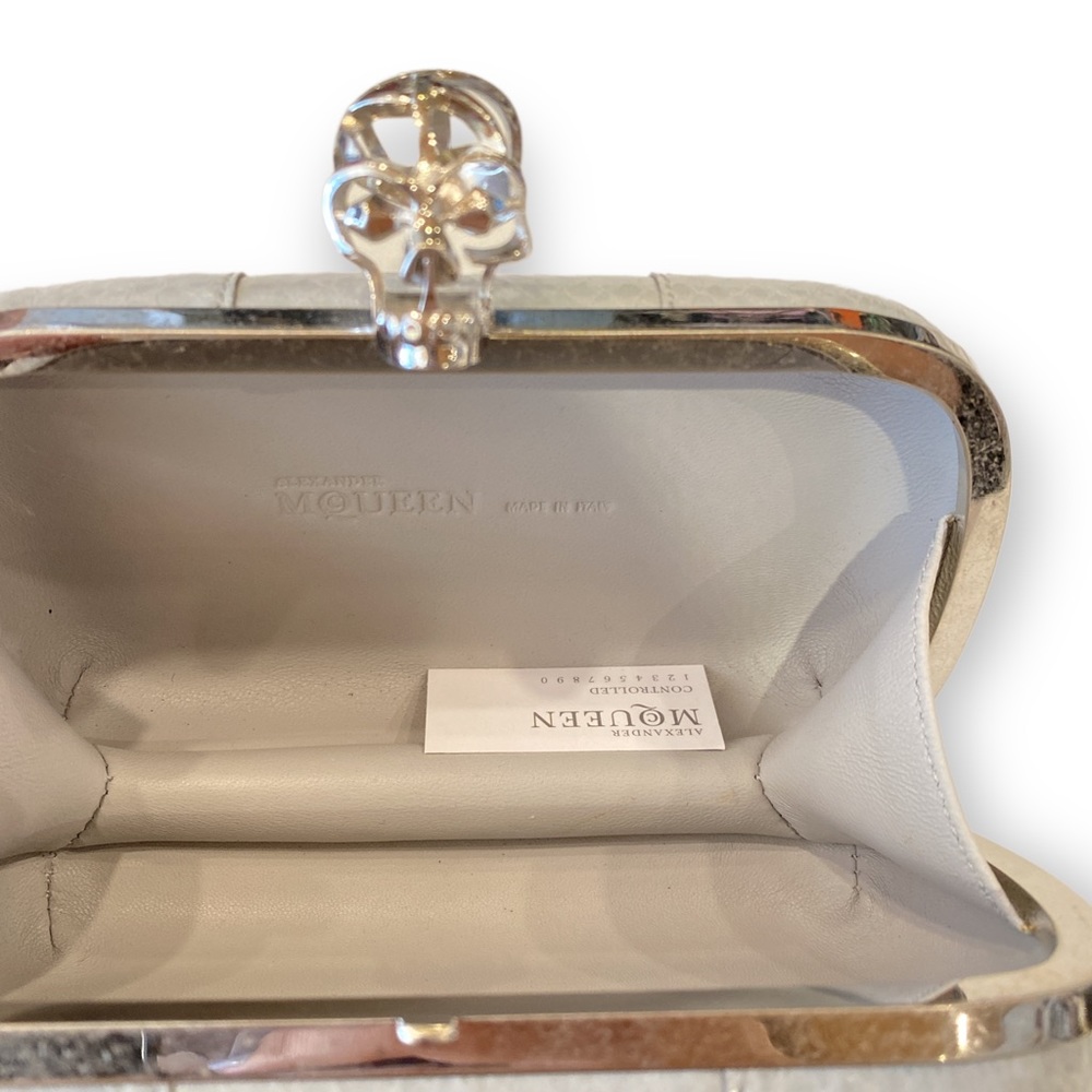 Alexander McQueen clutch - Picture 4 of 5